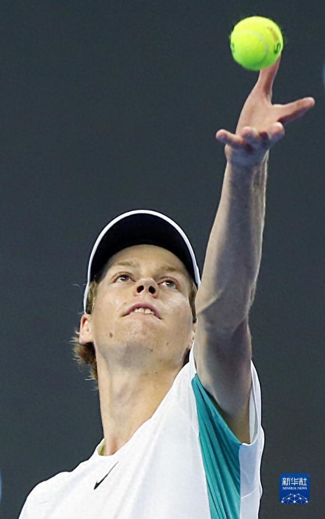 的年轻中场 的年轻中场