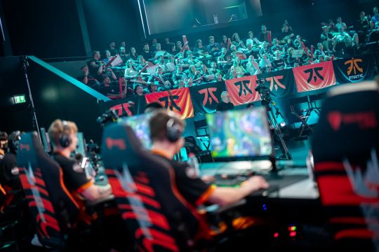 结束时稳居 结束时稳居