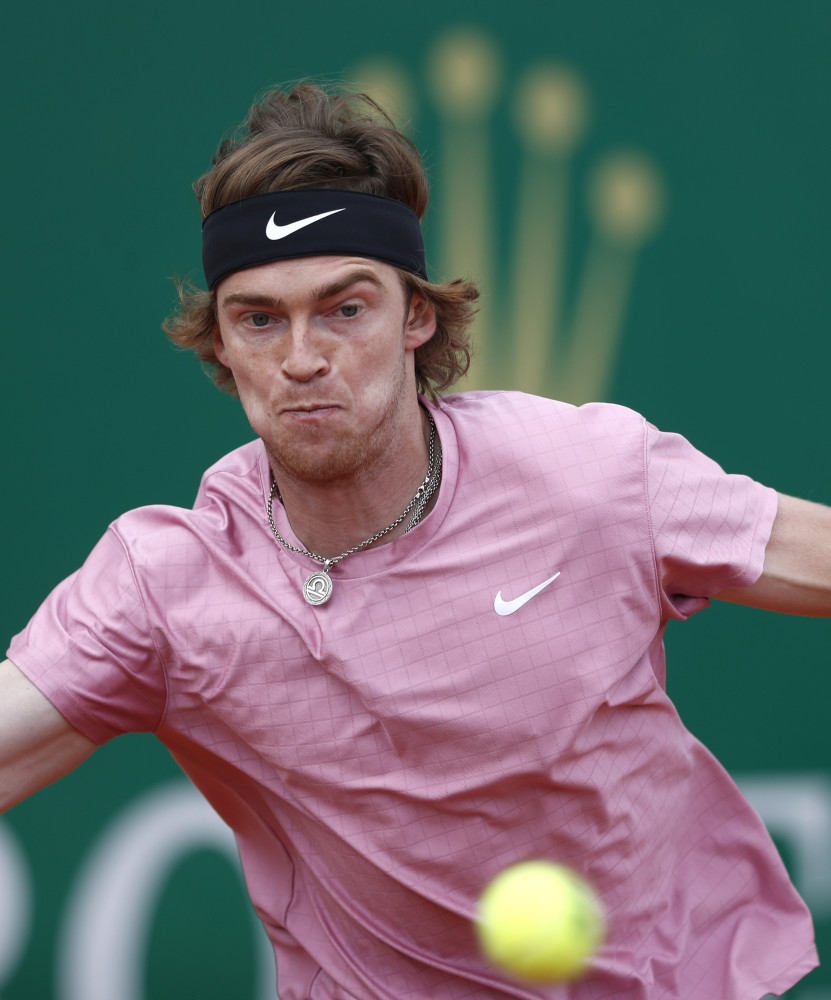 奖杯增添了 奖杯增添了